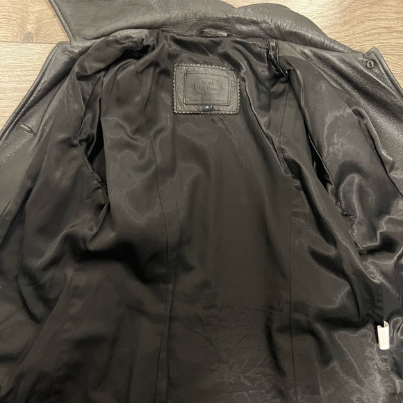 100% UNISEX LEATHER JACKET Made in Canada & in pristine condition - Picture 3 of 6